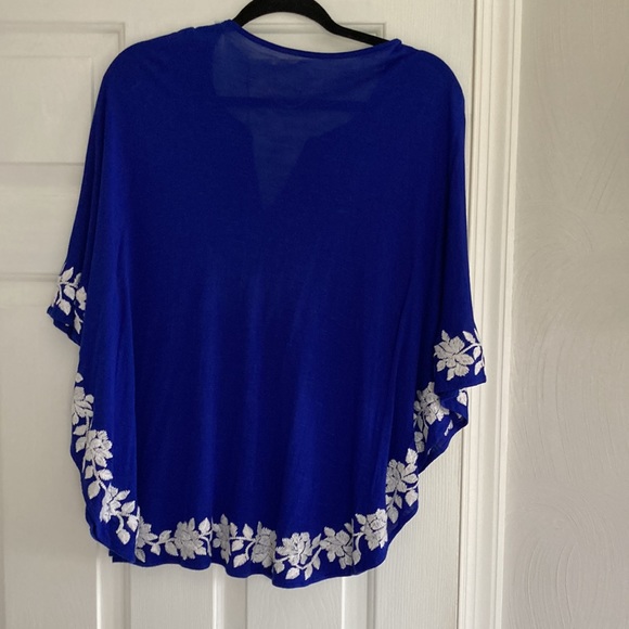 Cape style Inc top . White with silver sequin’s bright blue - Picture 2 of 4